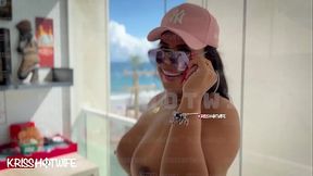 Me exibindo como uma verdadeira puta casada na varanda do apartamento com meu Bikini safado de Hotwife