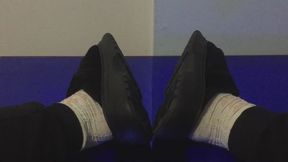 STAGE WEARS PLATFORM SLIPPERS ON THE BLUE MIRROR