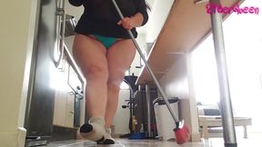Stepmommy Prepares Breakfast for Stepson with a Surprise