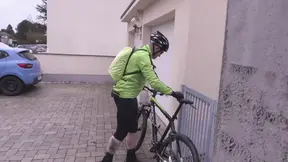 Curvy Black MILF rides big old cock