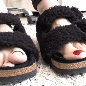 Toe Fetish - Toes Wiggling Black Fur Slippers Part 11