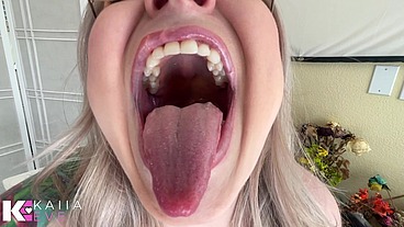 First Date Gone Wrong: Blonde Babe Shrinks, Squishes, & Vores Scared Tiny Fighter!