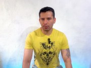 Hombre Haitiano es sorprendido por su roomie masturbandose y termina cogiendoselo con sus 25cm