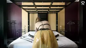 Facesitting on the Restricted Rubber-slave