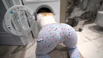 Jenny Lux's Step Sis T in Wash, Creampied POV
