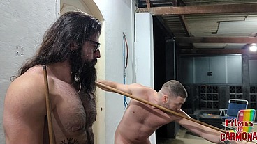 4 heteros jogando bilhar pelados