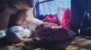 Bus me jaa rahi ek ladki ko ladke ne choda