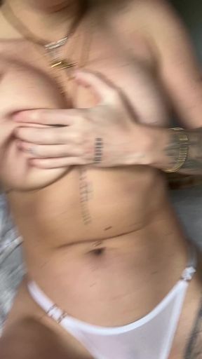 Amateur solo babe shows off her big tits in a homemade onlyfans video