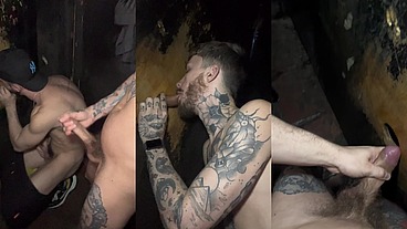 TOMANDO LEITE NO GLORY HOLE COM MEU AMIGO