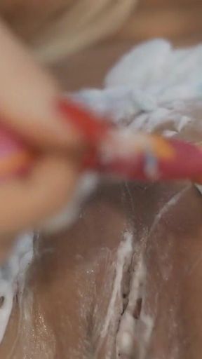 I Shave My Beautiful Pussy