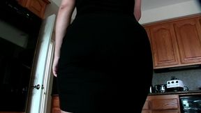 vivian taylor deepthroats mike hunt s big cock