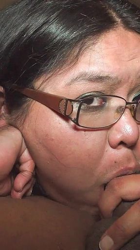 Faceclapping Dee's Face