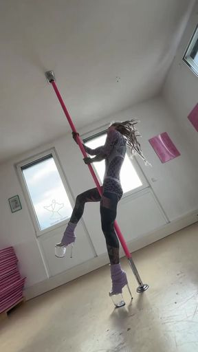 I am dancing on the pole for you !
