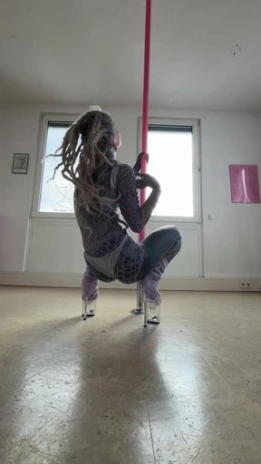 I am dancing on the pole for you !