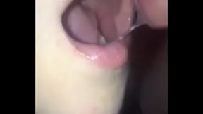 Engolindo Esperma Com Vontade