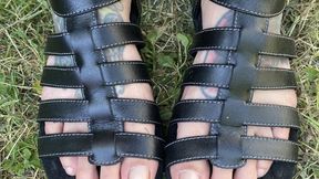 Black sandals natural nails