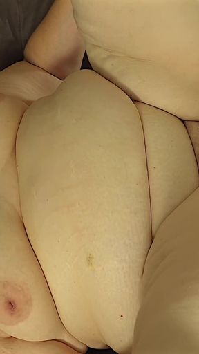 Big Fat Juicy Pussy Old Hijab Woman Likes to Show off Her Big Boobs and Huge Butt for Jerk off Encouragement - BBW SSBBW