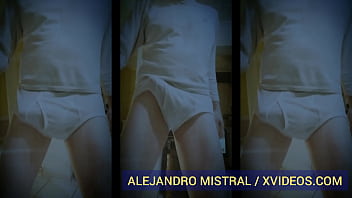 ALEJANDRO MISTRAL bailando en ropa interior blanca empieza a ponerse duro