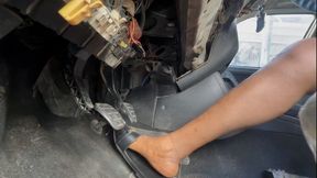 No Mall Today! Cranking Closeups (Footwell)