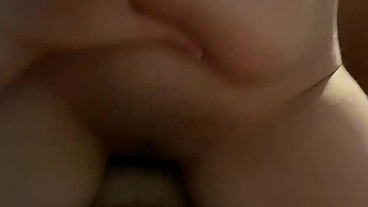 Nooo espera se pueden dar cuenta broma pesada a mi compañera de cuarto termina en sexo