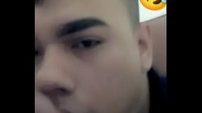 Colombiano se la chupa a Venezolano