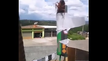 Magrela dan&ccedil_ando o popo