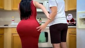 Amateur babe gets her big, round ass banged in lingerie