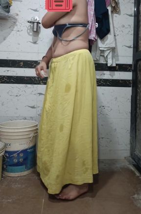 Priya Bhabi Hot Body Show