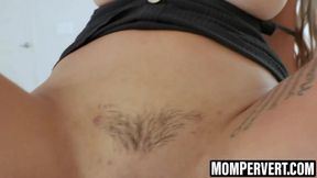 Tattooed MILF Alexis Zara's big tit cowgirl ride leads to a milky creampie
