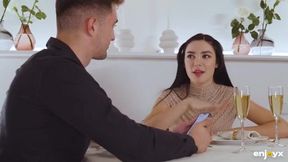 Paola Hard's Perfect Body: A Steamy Encounter with Jimmy Bud