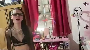 Isabelly Ferreira e o casal Carmona e Bad Melli