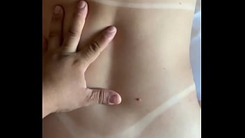 Gozando no cu da loira safada