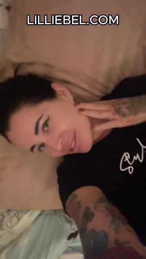 Horny mom can't contain her urges...