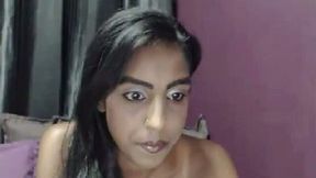 Webcam topless Desi nympho flashes her big saggers