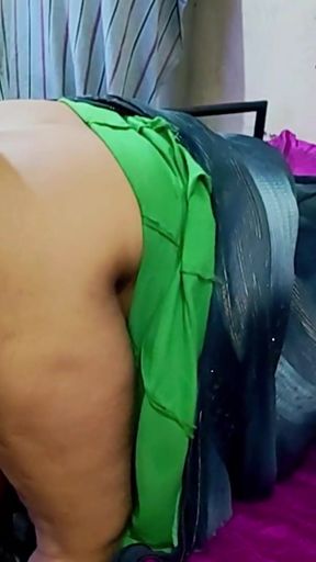 Desi bhabhi fuking neighbour boy's hindi audio   Clip 1