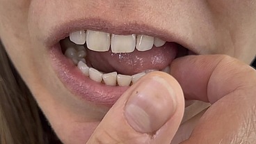 I Love a Good Mouthful. Mouth Eating Fetish 2