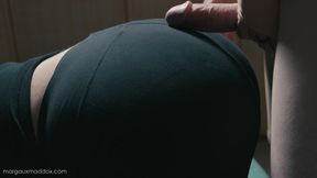 Margauxs Morning Voyeur II: A CFNM Assjob in Yoga Pants