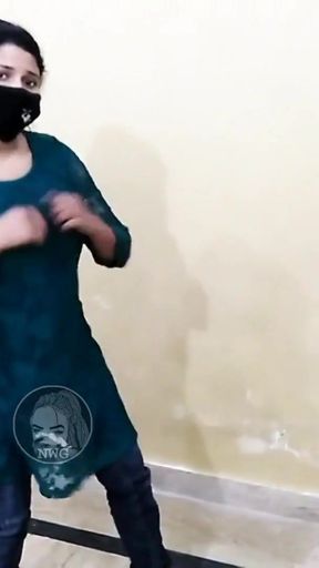 Unforgettable moment from &quot;Ik Wari Ty Lag Seeny Naal Sexy Mujra Dance Pakistani&quot;