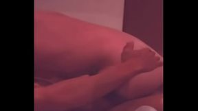 el novio de mi mejor amige Me invita a ver Netflix y termina follandome