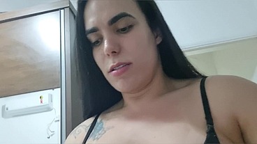 Arrombando cuzinho virgem