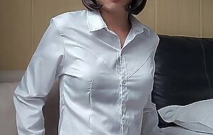 I didn't expect the shemale Ting Xuan to be such a sassy suspenders under the skirt