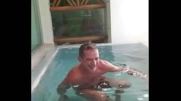 Pervy PapiFachero is vacationing and he has his own little private pool! #bulge #BulgeSpy #bulgeworship #bulgerubbing #bu ...