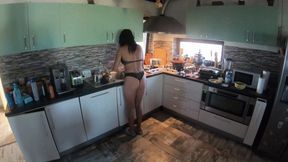 Hot milf knows how to suck that fat cock!