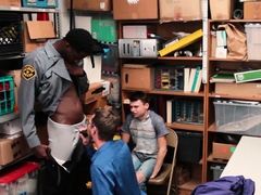 Dad gives his ass to black LP Officer to release teen