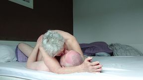 nylonjunge wird am fruhen morgen gefickt