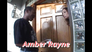 Amber Rayne avale une bite après une intense pénétration anale