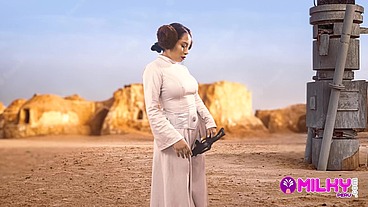 Cum Wars: Master YODA fucks the hot princess Leia