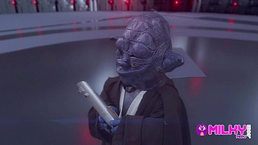 Cum Wars: Master YODA fucks the hot princess Leia