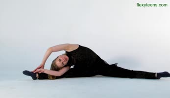 Sofya's Flexi Fantasy: Stretching Legs & Revealing Perfection