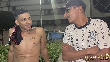 Corno manso gosta de ver a mulherzinha Dando pra outro
